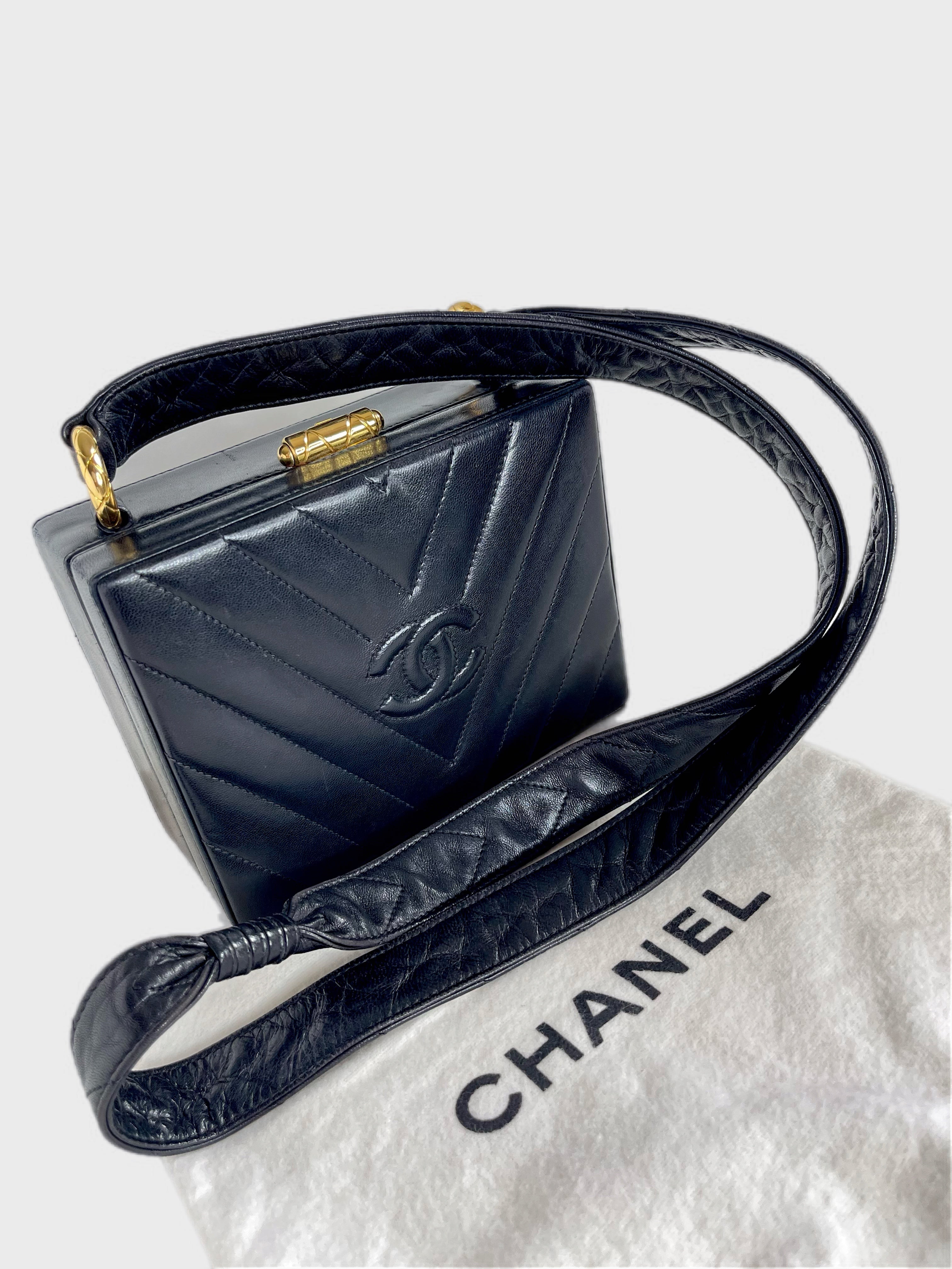 CHANEL V STITCH COCO LAMBSKIN CHEVRON BOX BAG SHOULDER VINTAGE