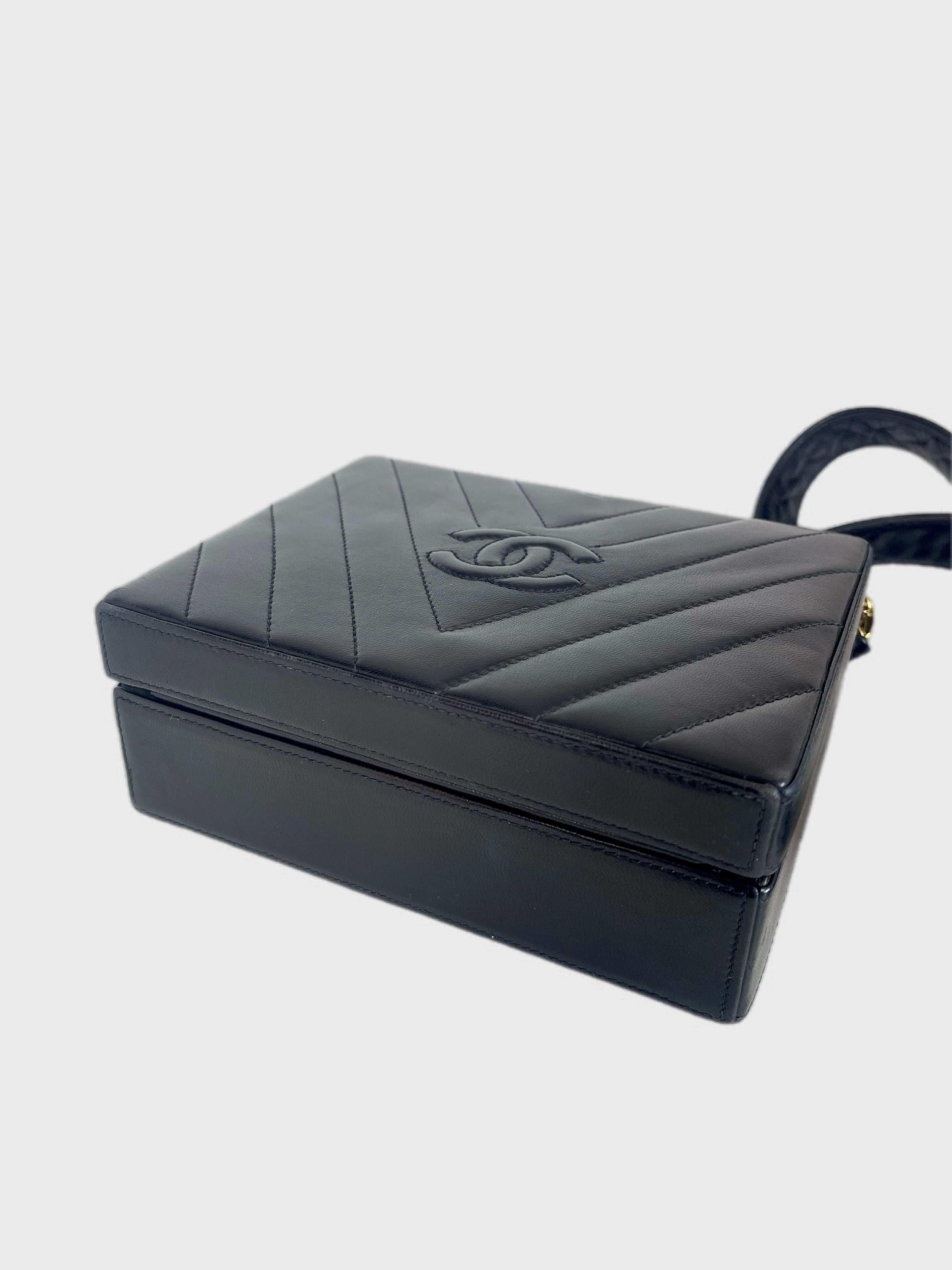 CHANEL V STITCH COCO LAMBSKIN CHEVRON BOX BAG SHOULDER VINTAGE