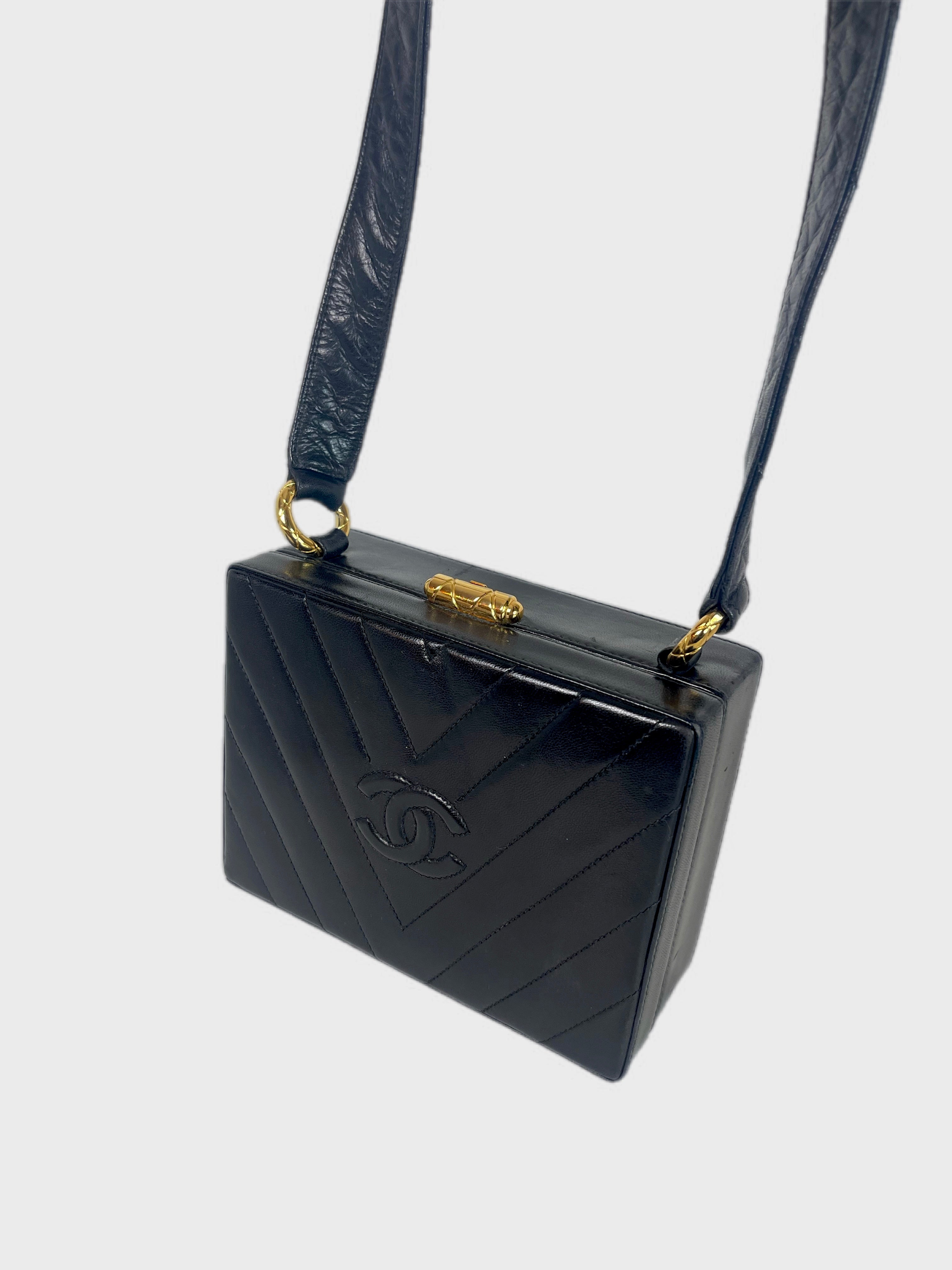 CHANEL V STITCH COCO LAMBSKIN CHEVRON BOX BAG SHOULDER VINTAGE