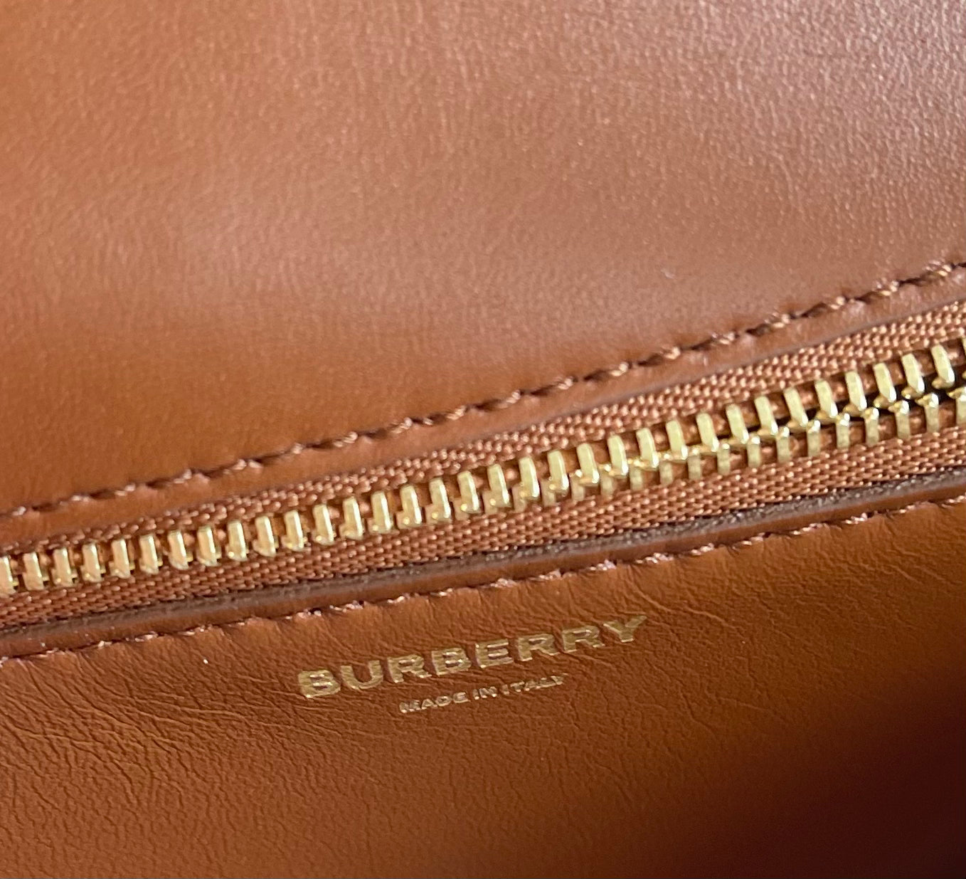 NEW BURBERRY WHITE BROWN SUEDE GOLD CHAIN BAG HANDBAG