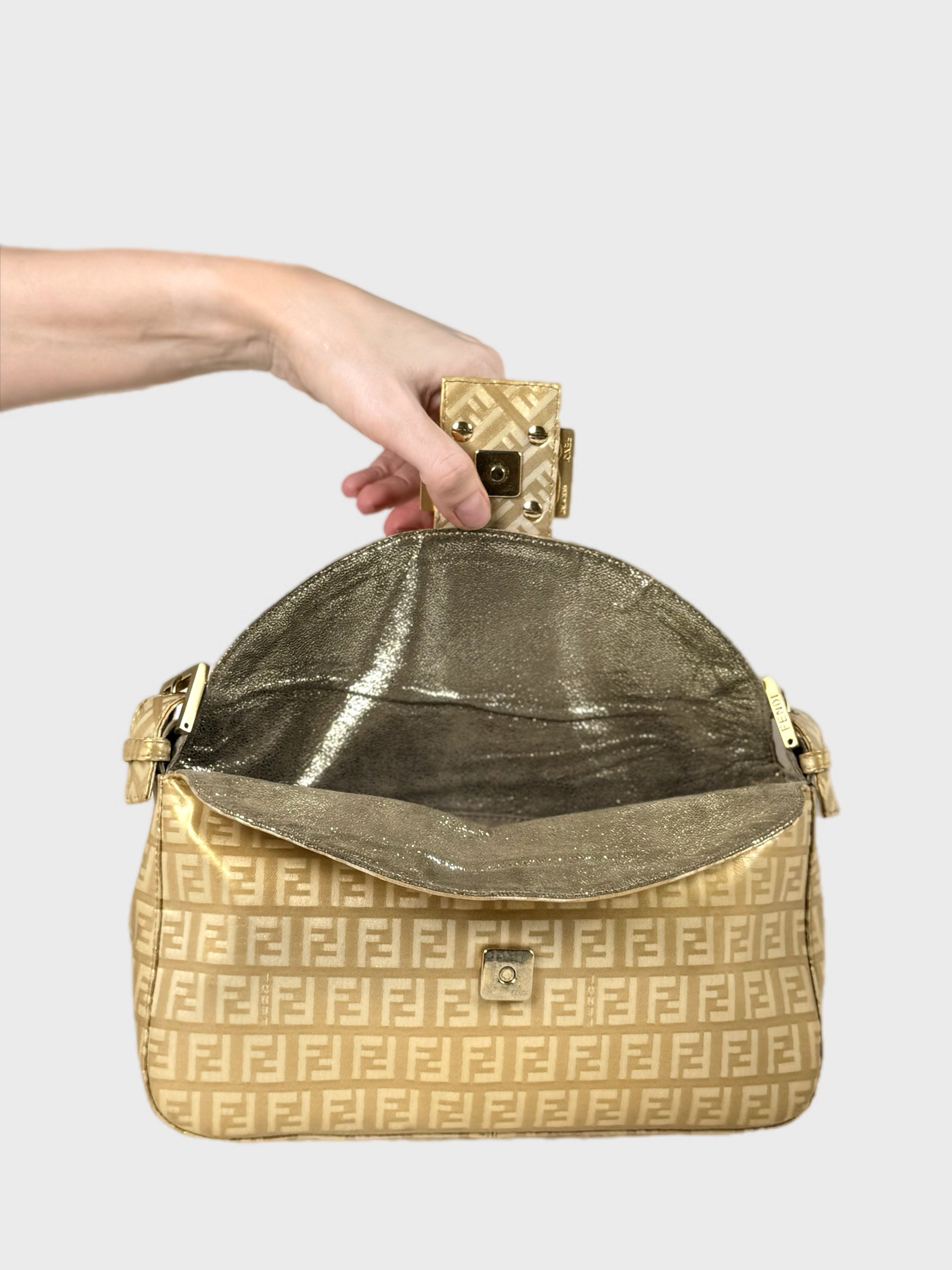 FENDI VINTAGE BAGUETTE GOLD BEIGE